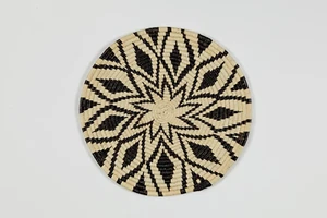 Placa de cesta con matriz de diamantes en blanco y negro - Imagen 1 de 10