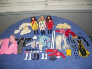Vintage Lot Charlies Angels Dolls Outfits Underwater Skateboard Shoes Boots - Picture 1 of 11