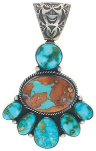 Colgante de cinta natural Royston turquesa de la artista navajo Loretta Delgarito - Imagen 1 de 3