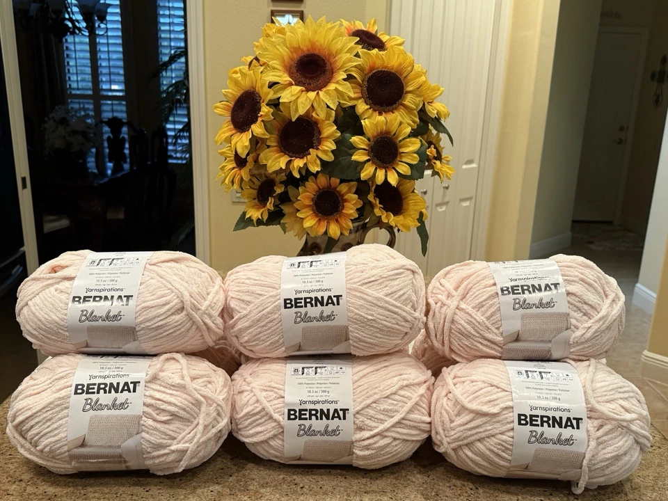 Bernat Blanket Blush Pink Yarn 300 G Polyester Super Bulky 161110