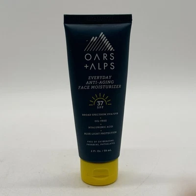 Crema hidratante facial antienvejecimiento diario Oars + Alps con protector solar FPS 37 2 fl oz Foto 1 de 4