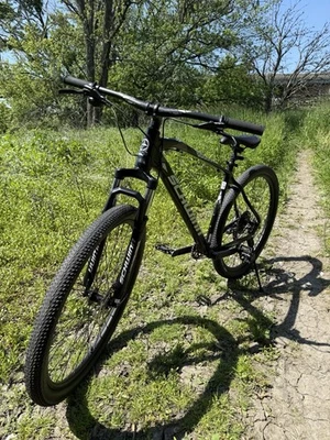 bicicleta de montaña 29 ruedas en buen estado tiene frenos hidráulicos nuevos Foto 1 de 3