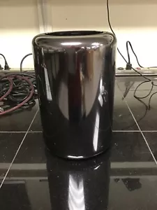 Apple Mac Pro Tower | A1481 Quad-Core 3.7GhZ Xeon Intel E5 | 16GB RAM 256GB SDD - Picture 1 of 8