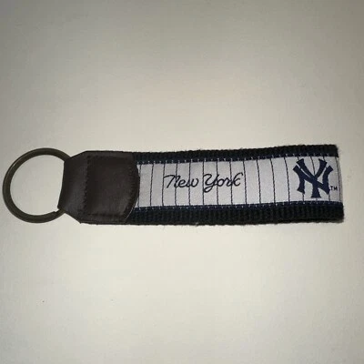Vintage New York Yankees Key Chain New. 1998. Official MLB. The Mark. NYY - Image 1 of 4