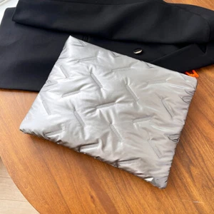 Computertasche Reißverschluss Hülle weich gepolstert Laptophülle für 14 Zoll Notebook (silber) - Bild 1 von 10