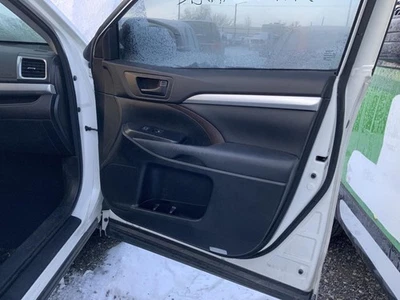 HIGHLANDR 2015 Front Door Trim Panel 1326899 - Imagem 1 de 4