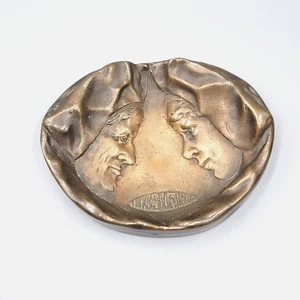 Antico piatto in bronzo massiccio fuso 1873 SIF 1933 4,75" x 3,75" 1 libbra 7 oz - Foto 1 di 7