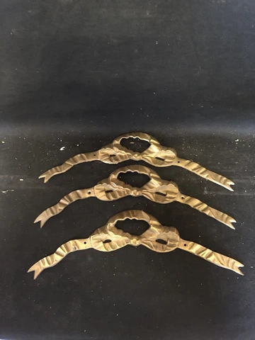 3 14 1/4” Metal Bow Pediments Cover