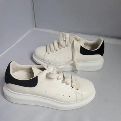 Alexander McQueen Zapatillas De Gran Tamaño Blanco y Negro Dorado Cuero Metálico Talla 38.5 Foto 1 de 4