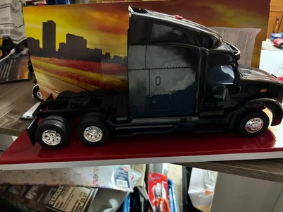 1/24 NEW RAY PETERBILT 579 DAY CAB SEMI TRACTOR,  NO PACKAGING # B 615 - Image 1 of 4