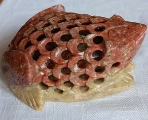 Vintage Stone Carved Soapstone Frog with Baby Frog Figure - Imagen 1 de 5