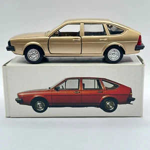 Conrad 1:43 modelo publicitario VW Passat GLS 1010 caja publicitaria dorada - Imagen 1 de 8