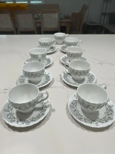 Set di 8 tazze da tè e piattini Johnson Brothers Ironstone "Minuet" e 1 tazza extra - Foto 1 di 7