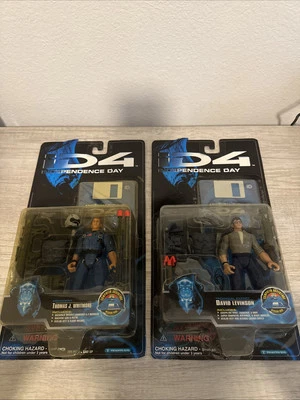 NEW ID4 Independence Day 2 Figures - THOMAS J. WHITMORE, DAVID LEVINSON w/Disk - Image 1 of 4