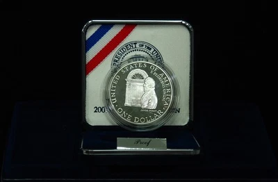1992 The White House 200th Anniversary Coin Proof Silver Dollar with Box and COA - Image 1 of 3