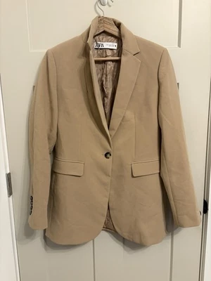 Blazer Zara Mujer Beige Botón Único Trabajo Formal Talla Mediana Foto 1 de 4