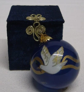 Vintage mundgeblasenes Glas Ornament Rückseite handbemalt zwei Friedenstauben - Orig. Box - Bild 1 von 10