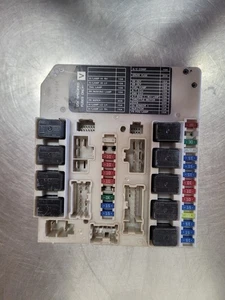 2010-2015 Nissan Rogue IPDM Intelligent Power Supply Module Fuse Box 284B7-ET01A - Picture 1 of 15