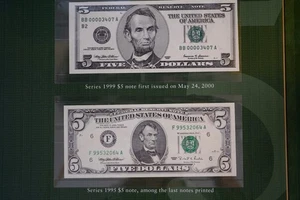 Bureau of Engraving & Printing First and Last $5 notes 1999 & 1995 in OGP! - Picture 1 of 2
