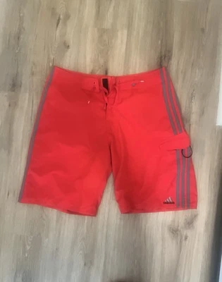Adidas Rojo Gris Rayas Board Shorts Natación Sin Forro 34 100% Poliéster Bolsillo Carga Foto 1 de 4
