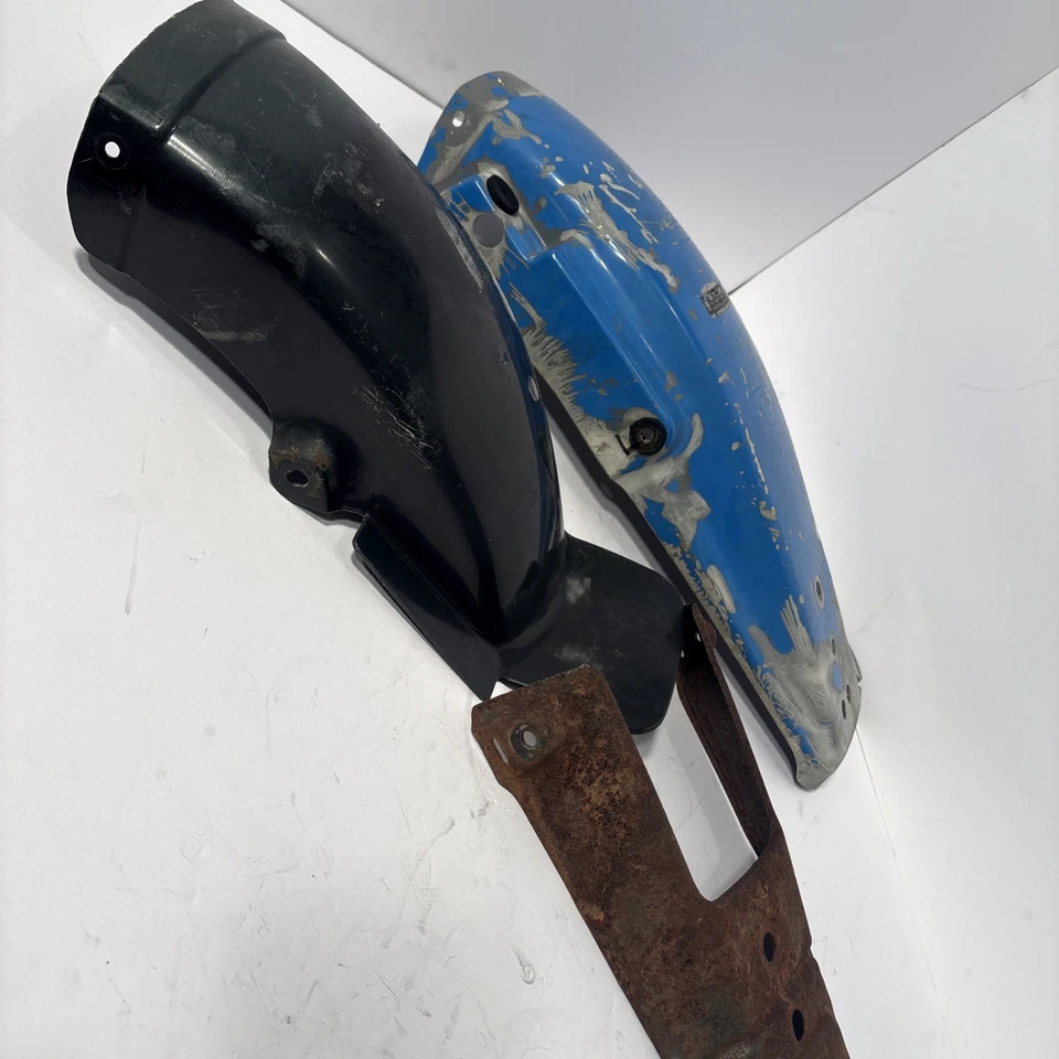 Guardabarros trasero interior plástico 80/81 Suzuki TS250 OEM 63113-30900 250 Foto 1 de 4