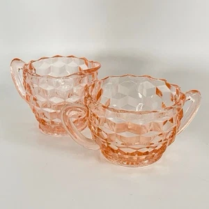 Juego de crema y azucarero de colección Jeannette Glass Cubist Cube rosa años 40 Depresión - Imagen 1 de 5