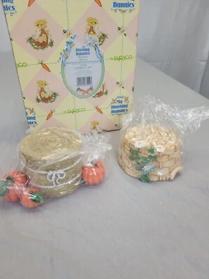 Cesta de manzana y accesorios para pacas de heno Blushing Bunnies Bountiful Harvest 277916 Foto 1 de 4