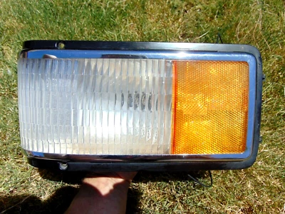 Luz intermitente esquina Cadillac Deville Fleetwood 89-93 LH probada por conductores Foto 1 de 4
