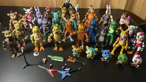 Five Nights at Freddy’s FNAF Lot Of 34 Series 1 &2 And More 2016 Action Figures Cover