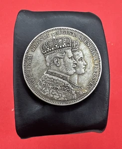 1861 A Prusia Thaler Coronación Plata KM488 Estado Alemán Guillermo I - Imagen 1 de 5
