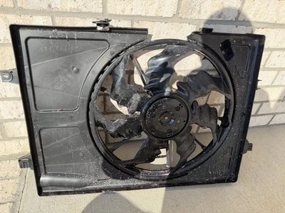 Вентилятор охлаждения двигателя в сборе 2022–2026 Hyundai Tucson от оригинального производителя - Изображение 1 из 4