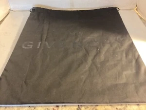 Givenchy Copripolvere foderato in lino nero - 13"" X 15"". Nuovo - Foto 1 di 4