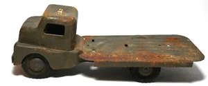 Camión Structo Army vintage de los años 50 • Juguete militar de acero prensado • Pátina oxidada - Imagen 1 de 10