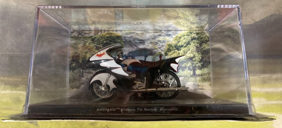 Eaglemoss Batman Automobilia #30 Batman Classic TV Series (Batcycle) 1:43 - Image 1 of 3