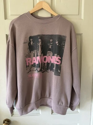 Sudadera RAMONES Cuello Redondo Talla M Rosa Polvorienta Dividida H&M Boxy  - Imagen 1 de 4