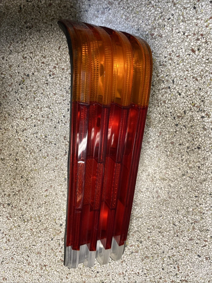 Mercedes Left Driver Side Tail Light Lamp LH for 72-80 450SE 450SEL W116 Foto 1 de 4