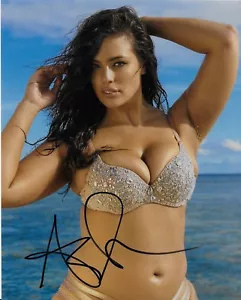 Signed Ashley Graham Model Sports Illustrated Swimsuit 8x10 Photo #1 Original - Picture 1 of 2