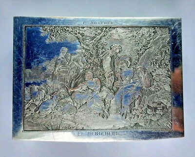 CAJA ANTIGUA ATAÚD LE DENICHEUR CON GRABADO FIRMADO POR B.WICKER Plateado Foto 1 de 4