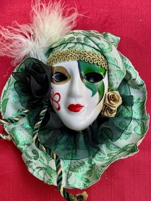 Máscara de pared de mascarada veneciana adornada Foto 1 de 4