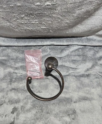 Anillo de toalla Moen YB5286ORB Wynford en acabado bronce frotado con aceite Foto 1 de 4