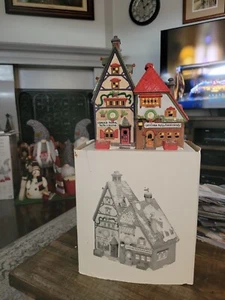 Dept 56 North Pole Obbie’s Books And Letrinka’s Hard Candy - MIB - Item #5624-3 - Bild 1 von 4