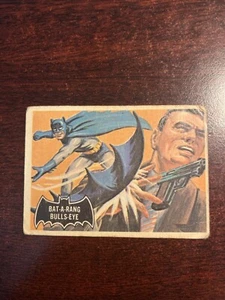 1966 Topps Batman Card - #32 "BAT-A-RANG BULLS-EYE", Orange Back, CANADA - Picture 1 of 2