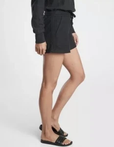 Neu mit Etikett Athleta Farallon Short schwarz Gr. 22 - Bild 1 von 3