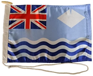 Isle Of Wight Ensign Flag With Rope and Toggle 18" x 12" (45 x 30cm) - Picture 1 of 7