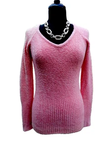 Barbiecore Boho Indie Coastalcore $128 BEBE Pink Chenille Sweater Top Blouse L - Picture 1 of 4