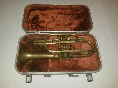 Olds ambassador Trumpet with case and mouth piece - Image 1 of 4