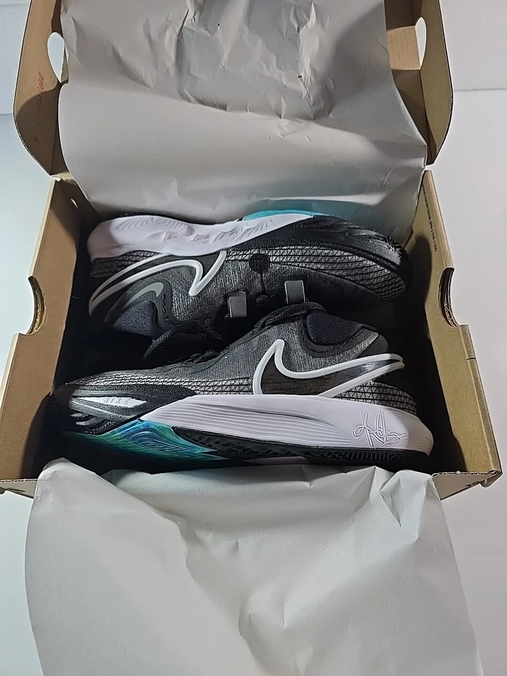Size 4.5 (GS) - Nike Kyrie 8 Low Orca