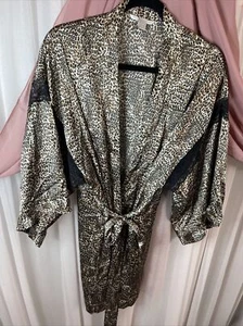 Victoria's Secrets Short Lace Kimono Sleeves Chettah print-Pre-owned - Picture 1 of 5