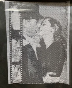 Couple Kissing Black/Grey Vintage 1980s/90s Embroidered Sew-On Patch - Picture 1 of 2
