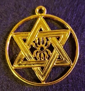 Star of David Pendant - Style 2 - On 24" Gold Plated Chain - New - Picture 1 of 2